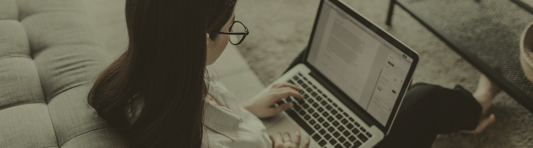 woman tryping on a computer